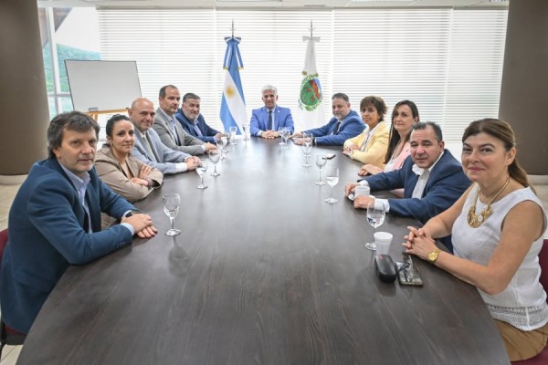 La Comisión de Reforma Electoral presentó al Gobernador el dictamen con propuestas clave para modernizar el voto